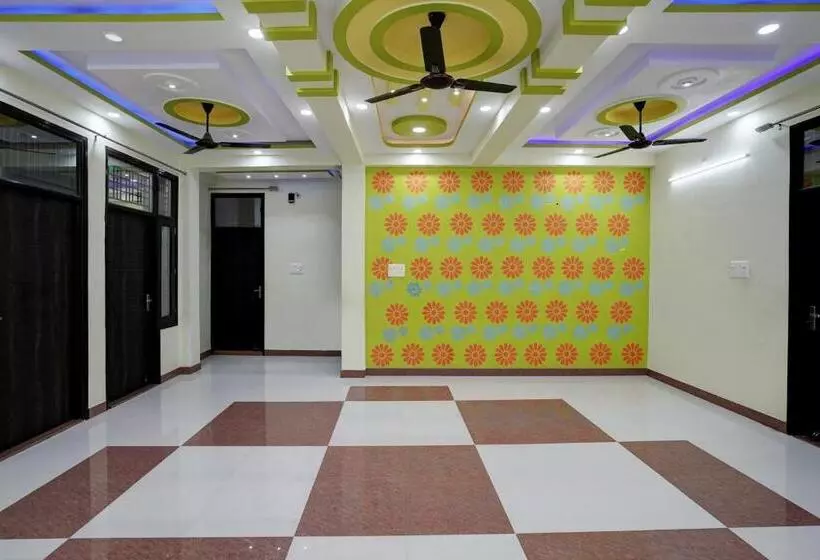 ホテル Oyo Flagship Kanpur City House
