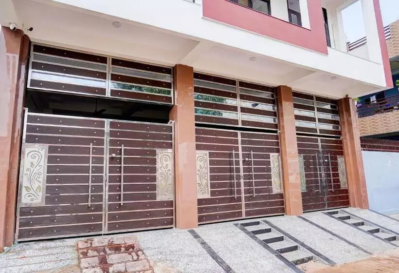 ホテル Oyo Flagship Kanpur City House