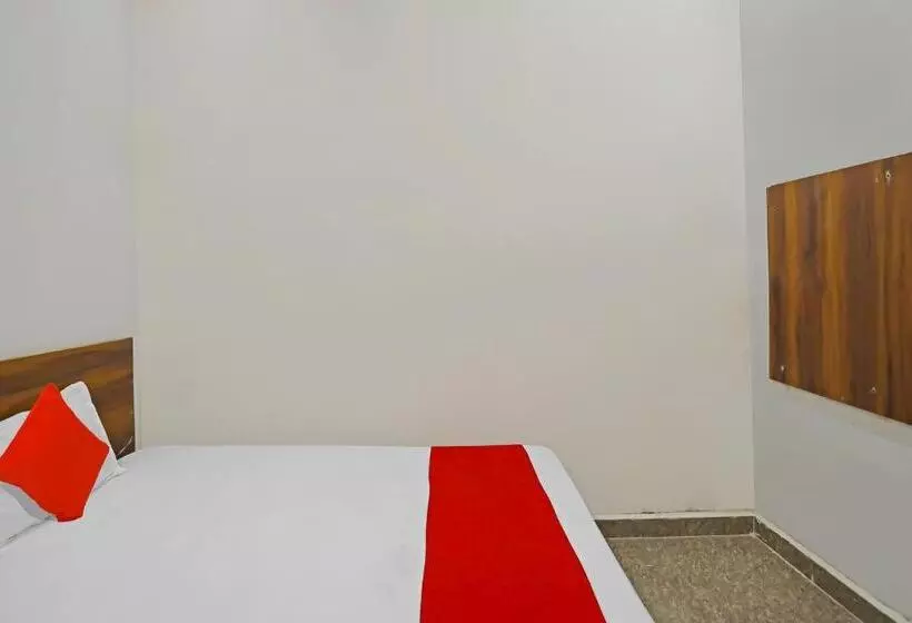 ホテル Oyo Flagship Townhome Inn