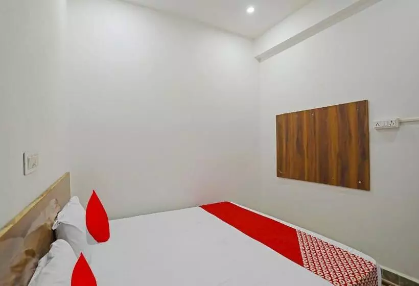 ホテル Oyo Flagship Townhome Inn