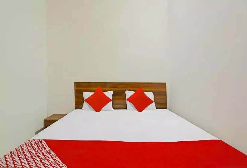 ホテル Oyo Flagship Townhome Inn