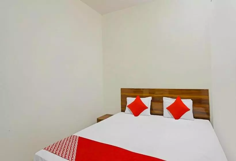 ホテル Oyo Flagship Townhome Inn
