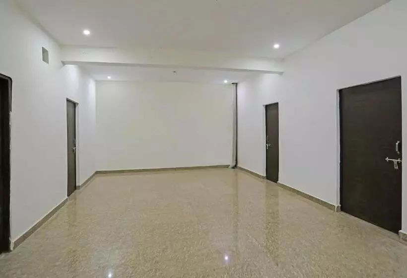 ホテル Oyo Flagship Townhome Inn