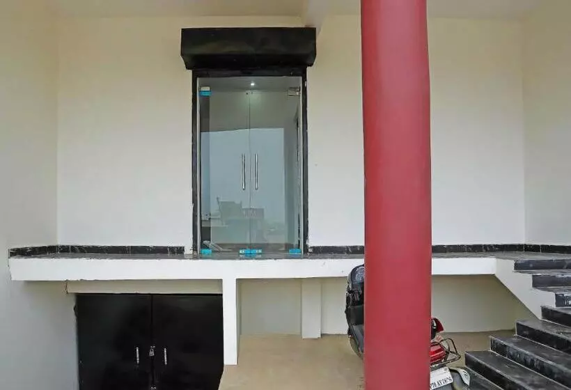 ホテル Oyo Flagship Townhome Inn