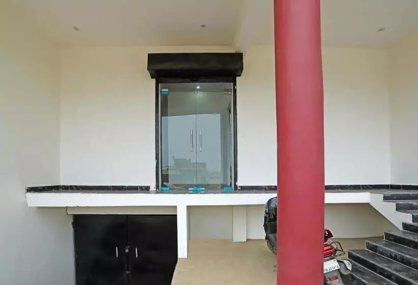ホテル Oyo Flagship Townhome Inn