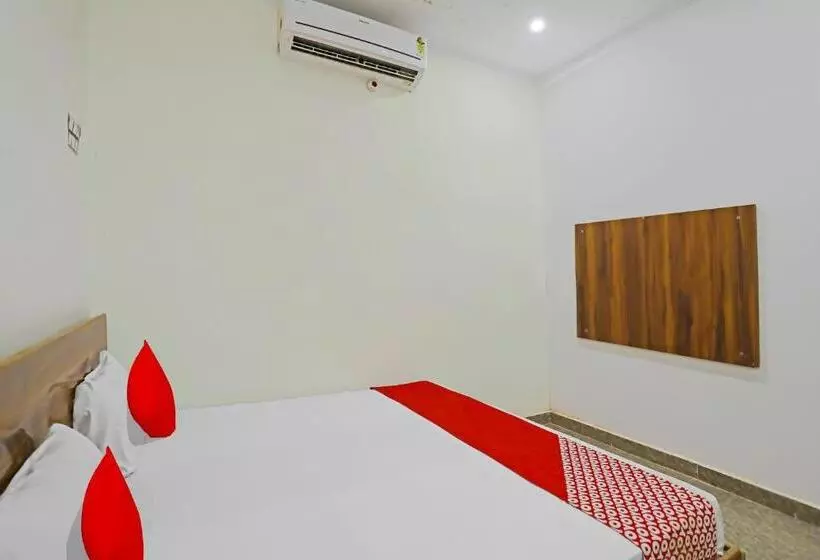 ホテル Oyo Flagship Townhome Inn