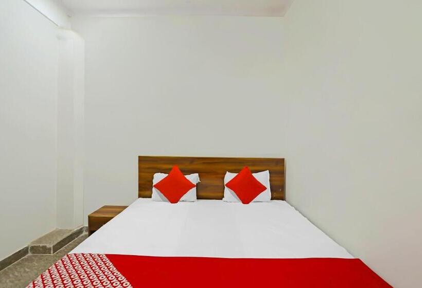 호텔 Oyo Flagship Townhome Inn