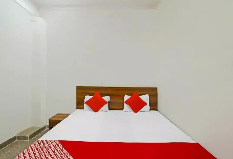 ホテル Oyo Flagship Townhome Inn