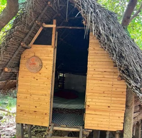 ホテル Shanthi Garden
