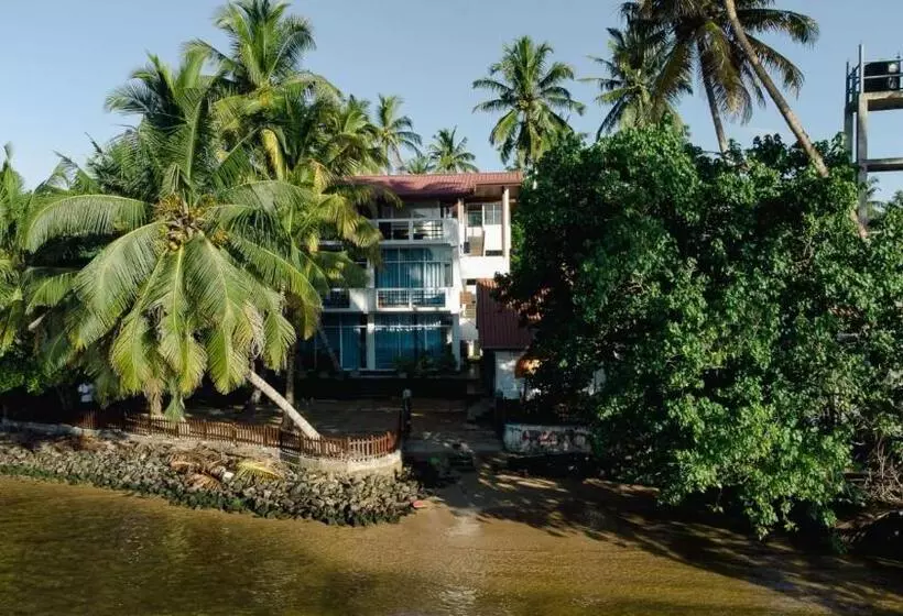 Hotelli Shalza Ahangama