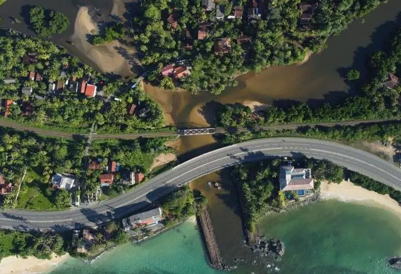 Hotelli Shalza Ahangama