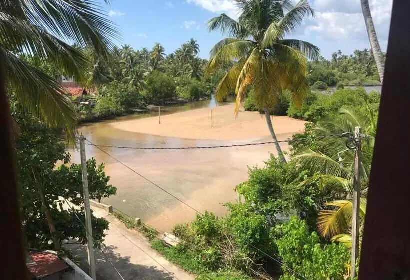 Hotelli Shalza Ahangama