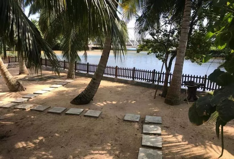 Hotelli Shalza Ahangama