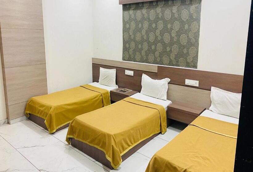 Non Ac Richa Hotel Palace Vadodara