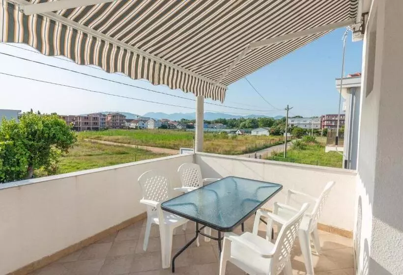 پانسیون Apartmani Medovic