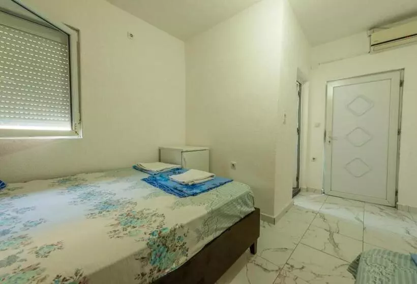 پانسیون Apartmani Medovic
