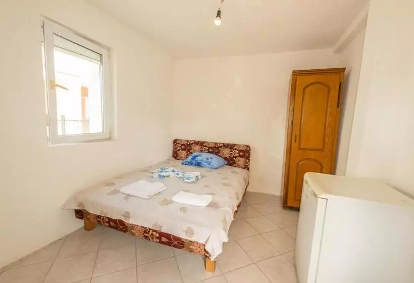 پانسیون Apartmani Medovic