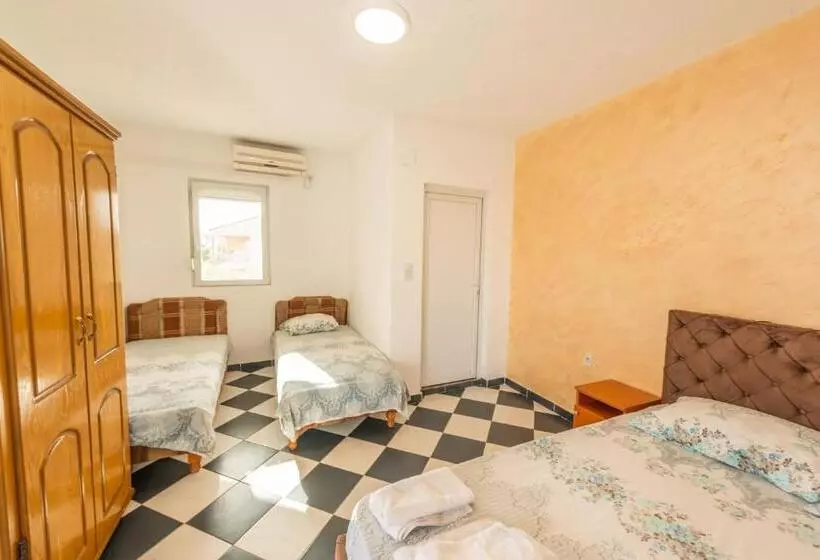 پانسیون Apartmani Medovic