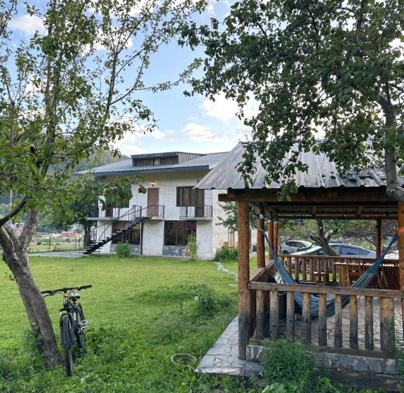 پانسیون Bala S House