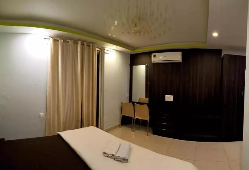 ペンション Grey House Guest House