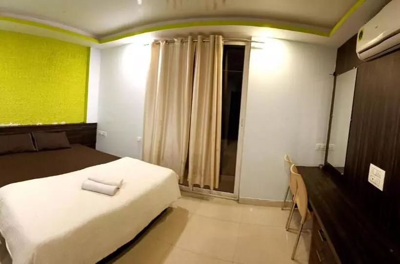 ペンション Grey House Guest House
