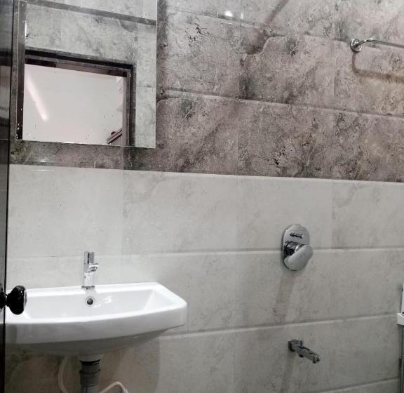 Pensiune Grey House Guest House