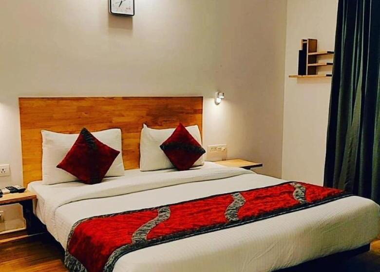 بنسيون The Glory Hotel 137