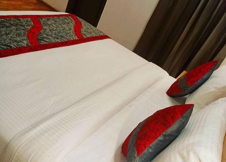 بنسيون The Glory Hotel 137