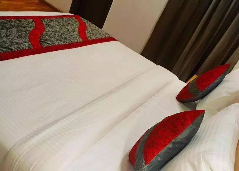 ペンション The Glory Hotel 137
