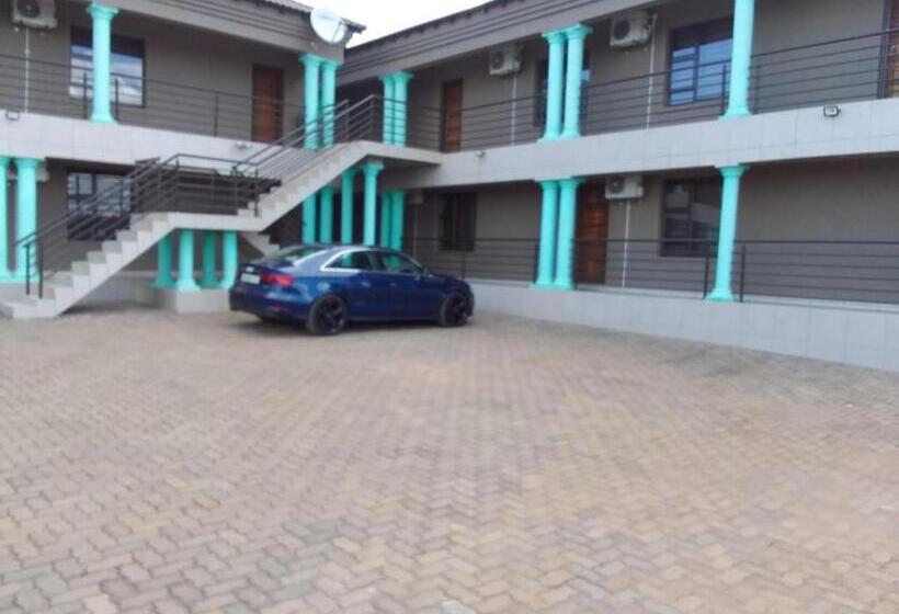 Pension The Good Life Royal Guest House