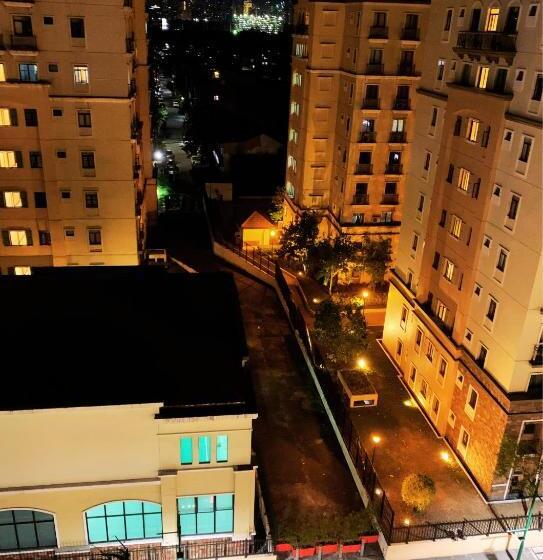 Studio 8th Fl With Balcony Across Terminal 3 Airport