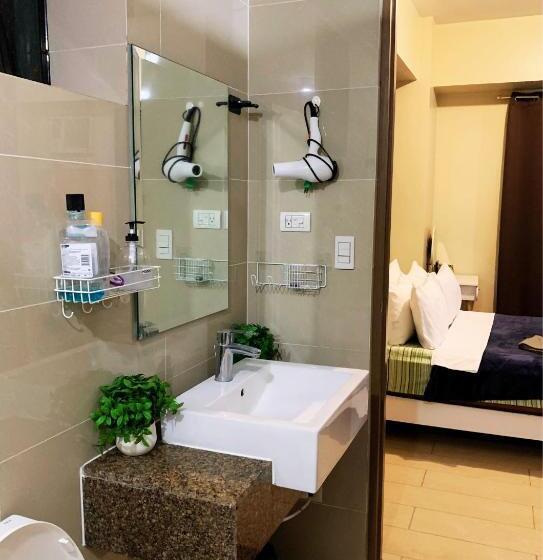 Studio 8th Fl With Balcony Across Terminal 3 Airport