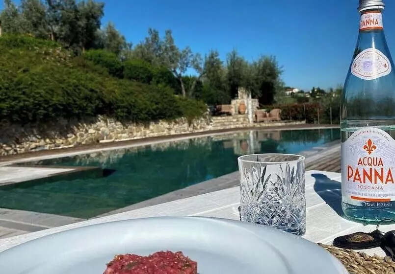 Room In B&b   Sottotono Agriturismo With Swimming Pool On Florence Surrounded By Greenery