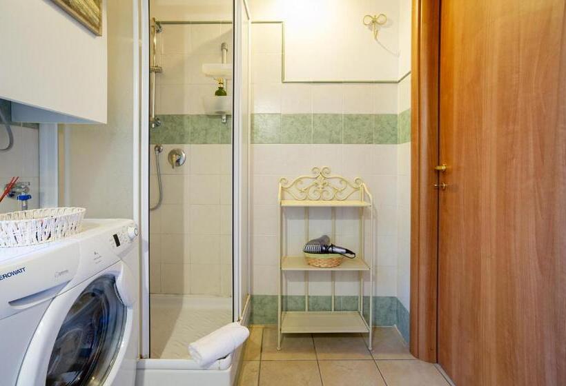 تختخواب و صبحانه La Suite Del Borgo