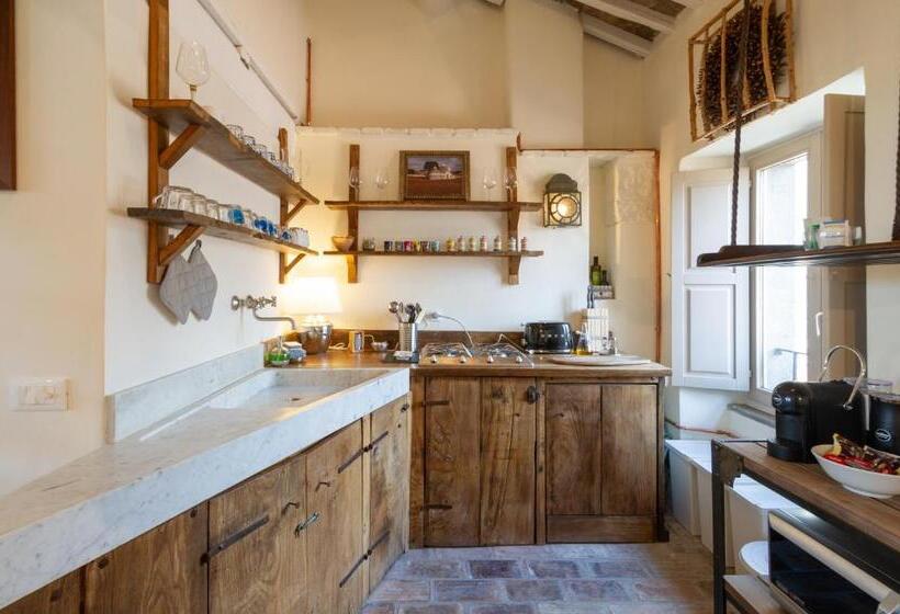 تختخواب و صبحانه La Suite Del Borgo