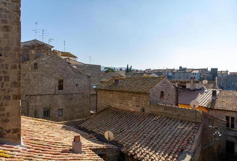 تختخواب و صبحانه La Suite Del Borgo