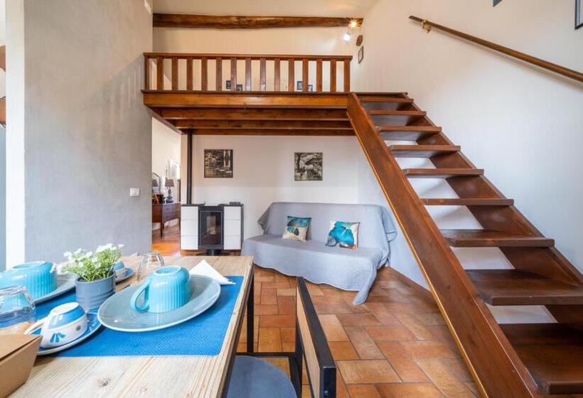 تختخواب و صبحانه La Suite Del Borgo