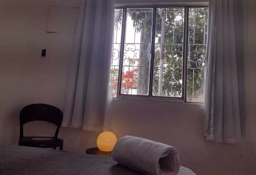 تختخواب و صبحانه Pousada Jardins