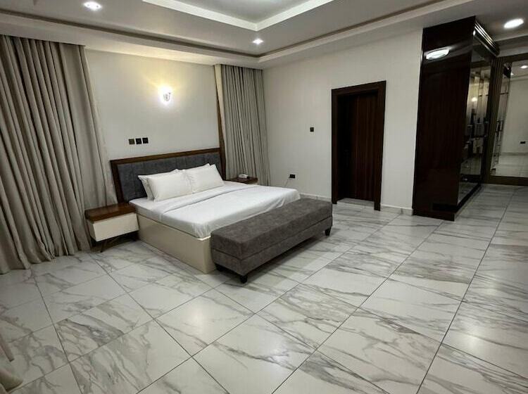 De James Hotels & Suites