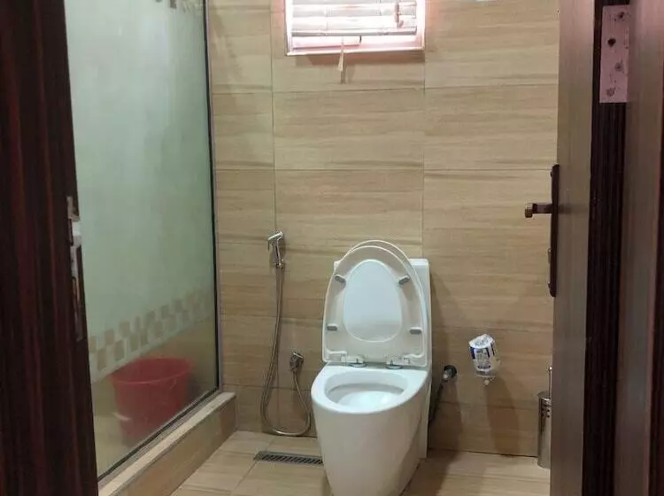 De James Hotels & Suites