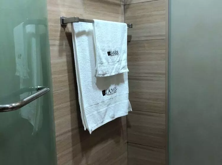 De James Hotels & Suites