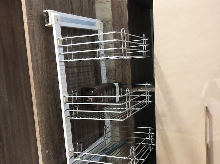 De James Hotels & Suites