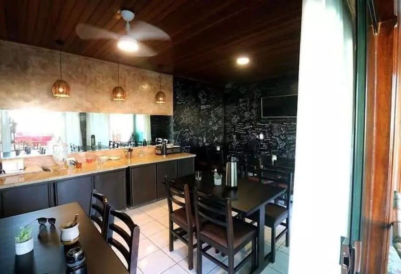 簡易ホテル Pousada Praia Mongaguá