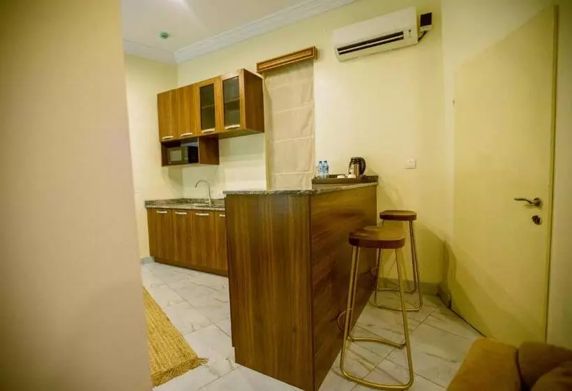 Apartment 79 Hotel & Suite