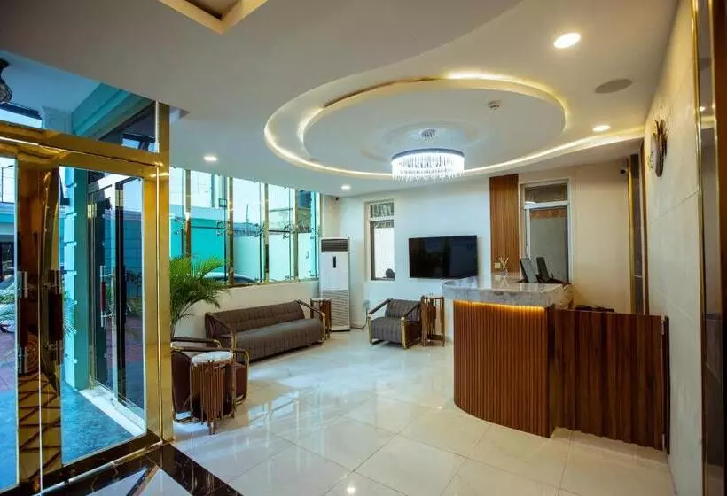 Apartment 79 Hotel & Suite