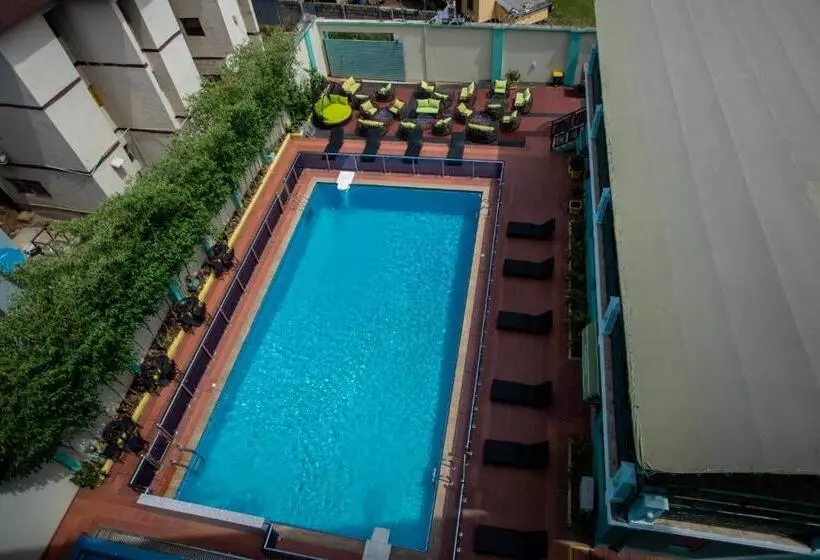 Apartment 79 Hotel & Suite