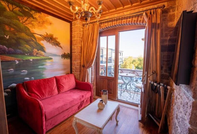 هتل Cunda Baradi̇el