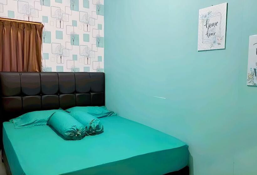 فندق De Patuk Homestay