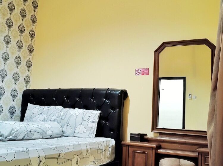 فندق De Patuk Homestay