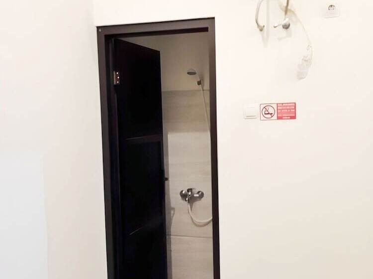 فندق De Patuk Homestay